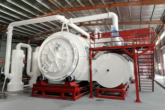 Tyre pyrolysis equipment